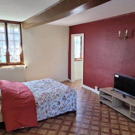 בוברו-אן-אוז' Chambres D'Hotes Chez Claire מראה חיצוני תמונה