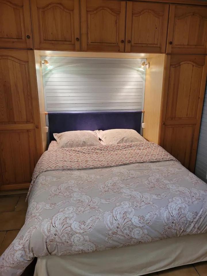 בוברו-אן-אוז' Chambres D'Hotes Chez Claire מראה חיצוני תמונה